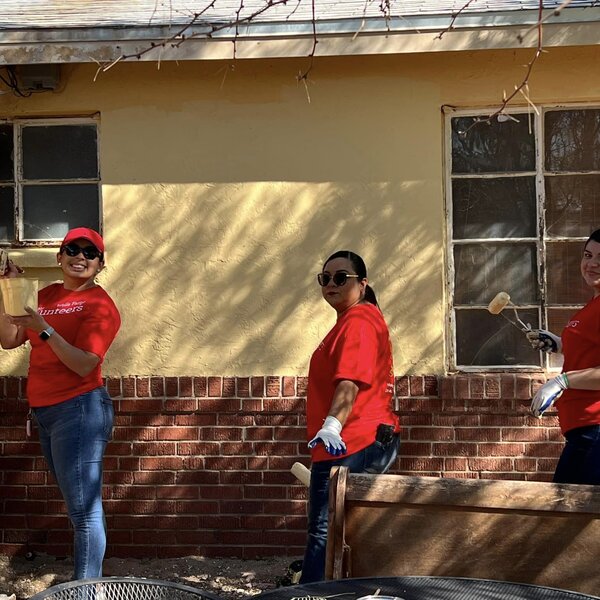 Wells Fargo Builds Volunteers- A Brush With Kindnesss