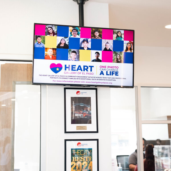 Digital Gallery's at all Raiz Federal Credit Union Branches