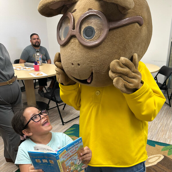 Arthur visits the El Paso Public Libraries!